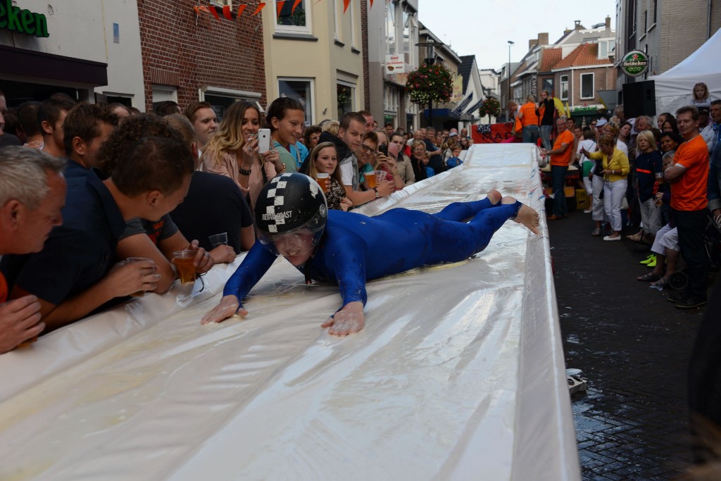 ../Images/Donderdag kermis 125.jpg